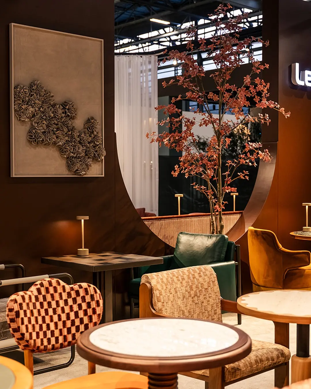 Leta Meubelen was aanwezig op de beurs in Parijs, waar we onze nieuwste collecties presenteerden....