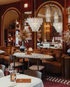 𝐵𝒶𝓇𝓇𝒶 𝒢𝒾𝑜 𝒟𝒾𝑜 Een vleugje Italiaanse nostalgie, met een eigentijdse retro-chic uitstraling. Voor Barra Gio...