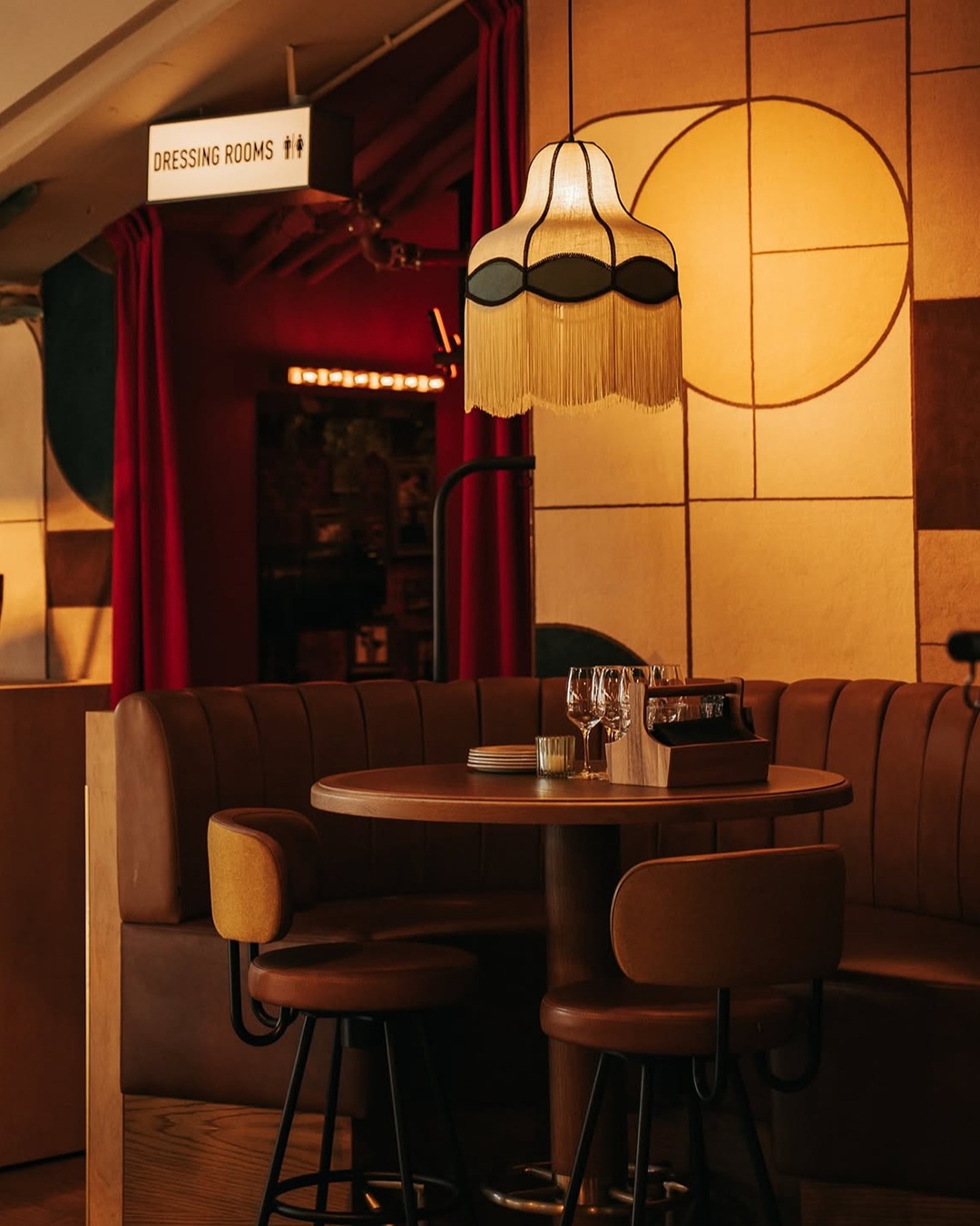 593298648 792389550518463 3343122688474081841 N - afmetingen bar