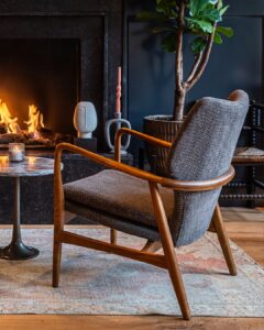 ＨＡＲＰＥＲ Een interieur met karakter begint bij de juiste meubels. Voor restaurant Harper in Den...